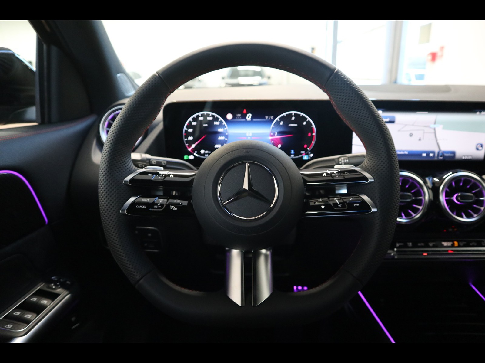 17 - Mercedes GLA 200 d amg line premium 4matic 8g-dct