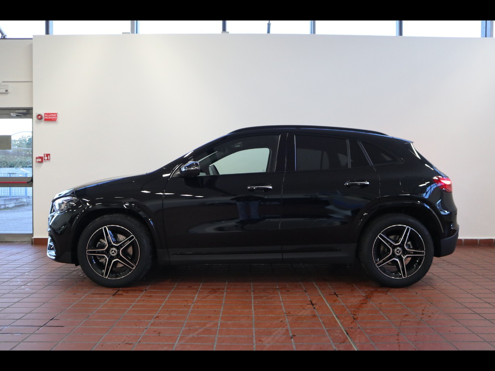 3 - Mercedes GLA 200 d amg line premium 4matic 8g-dct