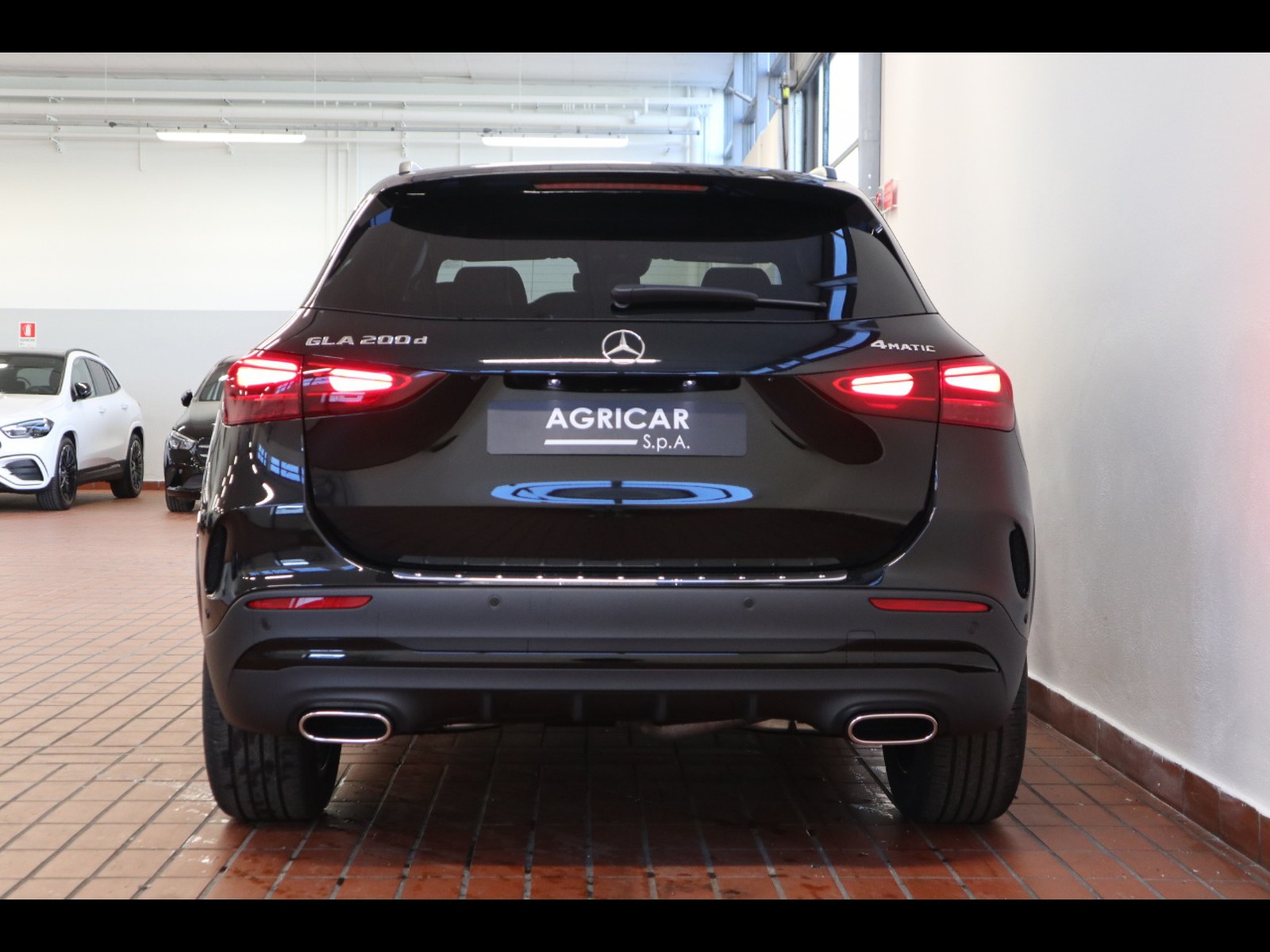 6 - Mercedes GLA 200 d amg line premium 4matic 8g-dct