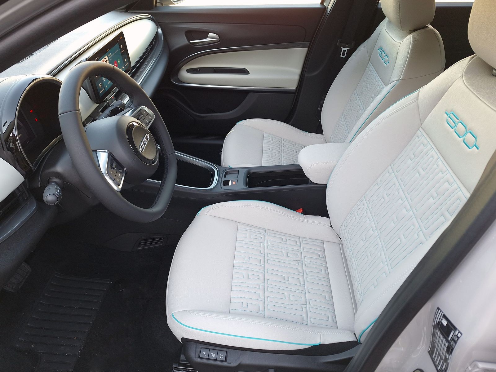 11 - Fiat 600 1.2 hybrid 110cv la prima ii edct