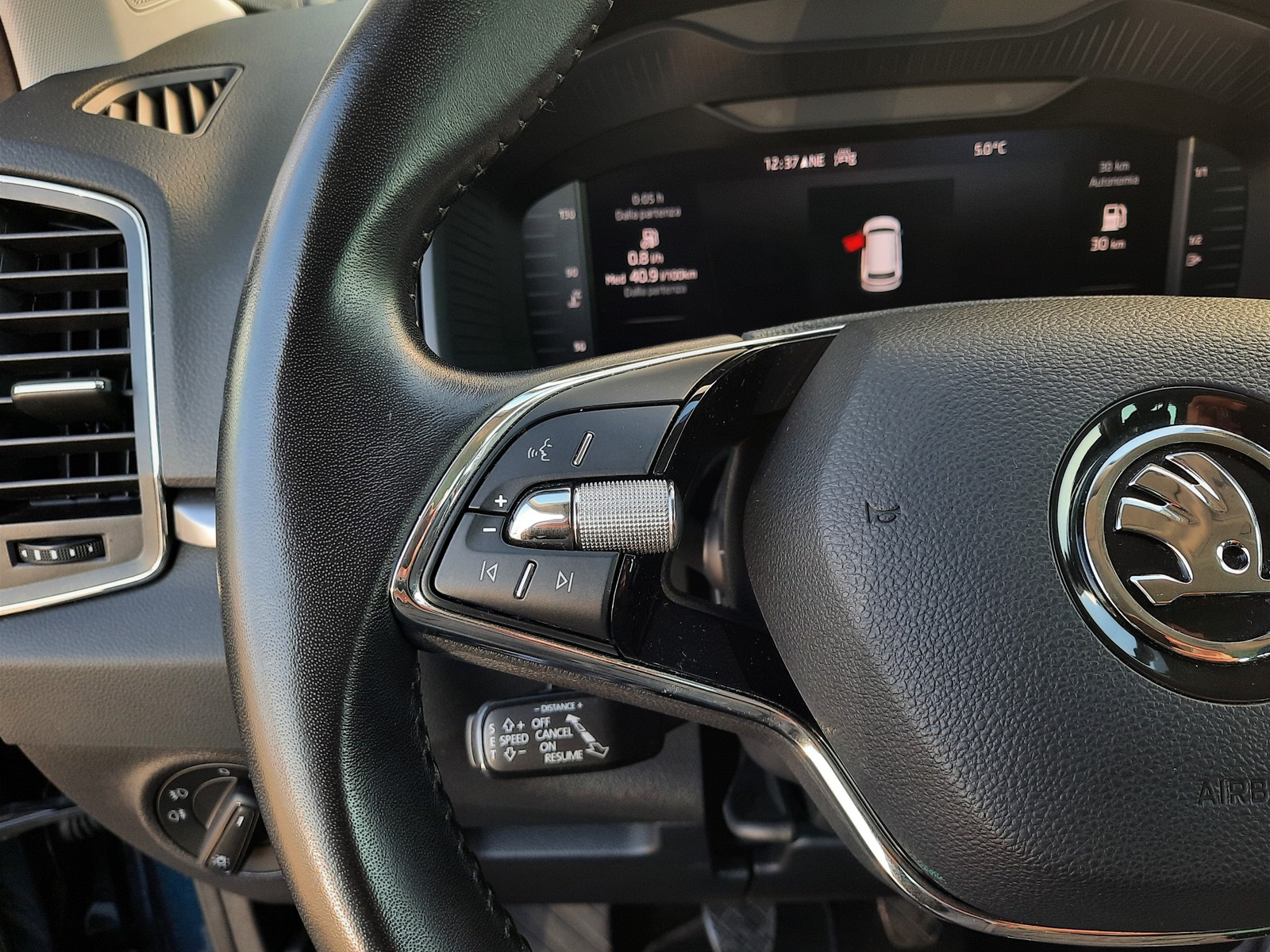 15 - Skoda Karoq 1.0 tsi 110cv executive