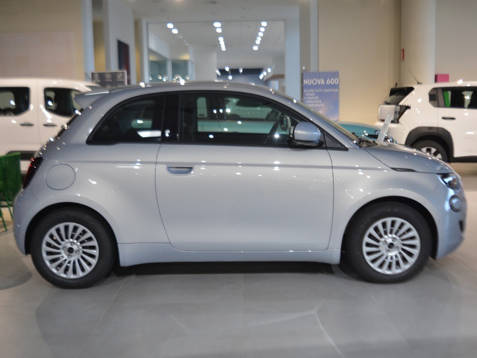 26 - Fiat 500 500e 42 kwh entry pack tech