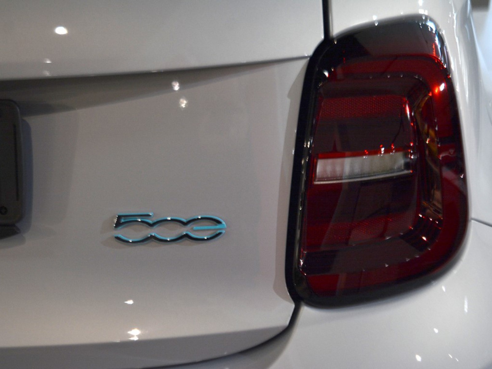 27 - Fiat 500 500e 42 kwh entry pack tech