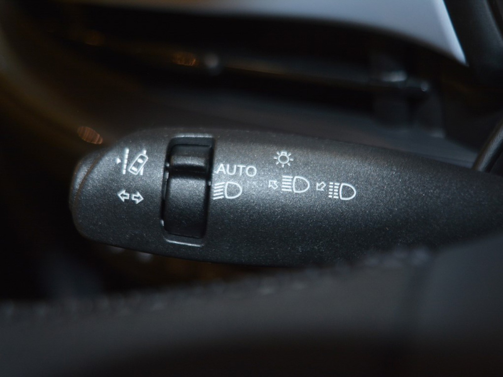 10 - Fiat 500 500e 42 kwh entry pack tech