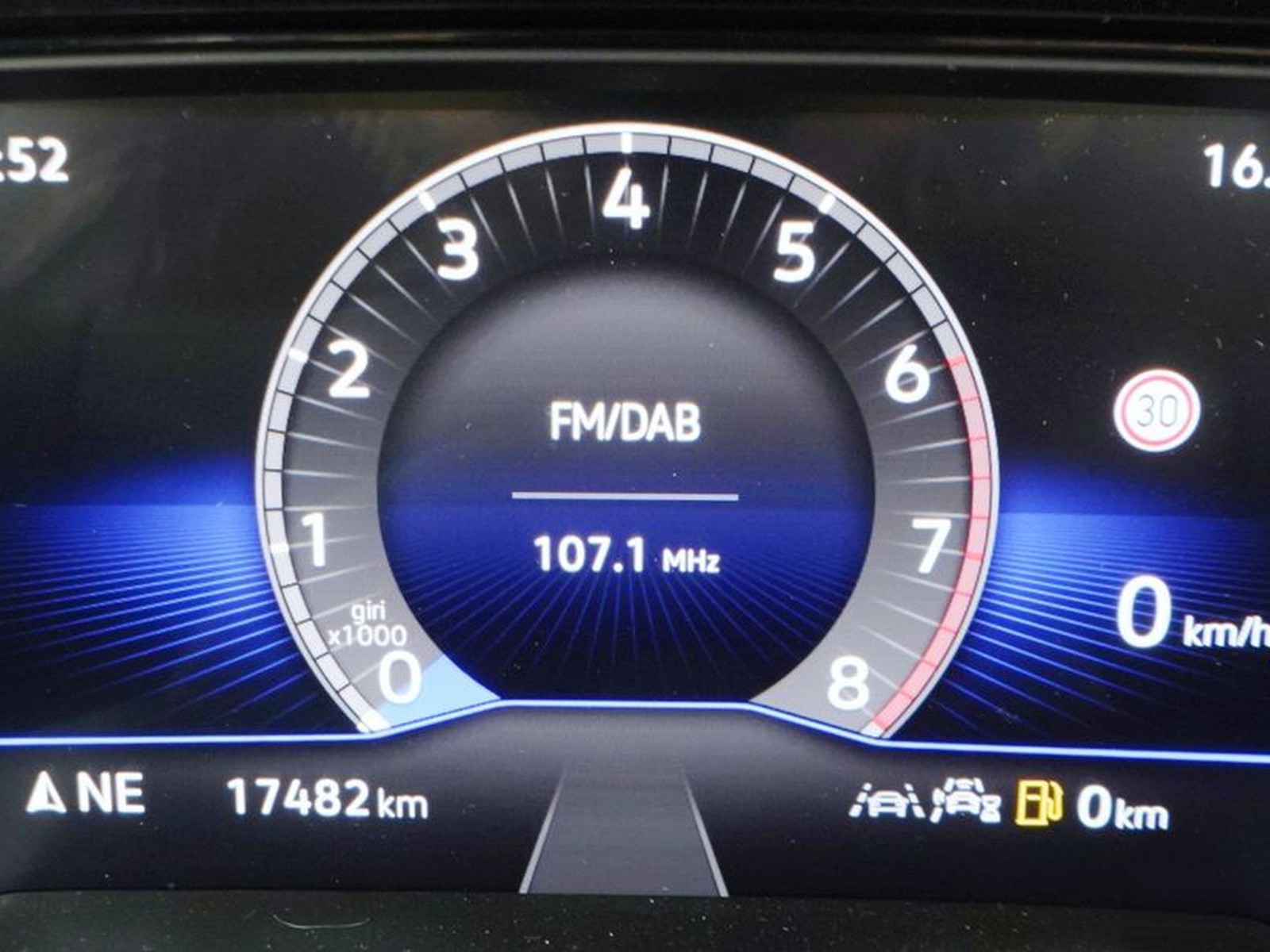 30 - Volkswagen Taigo 1.0 tsi 115cv life