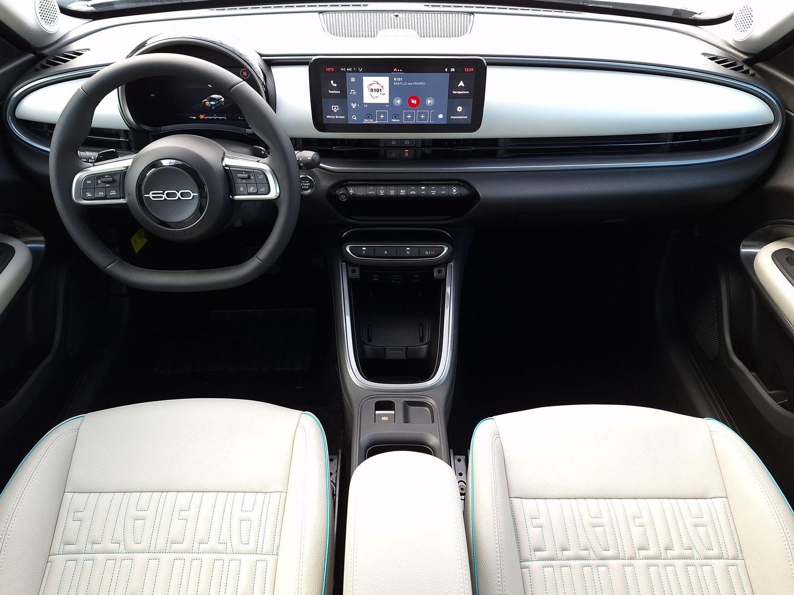 8 - Fiat 600 1.2 hybrid 110cv la prima ii edct