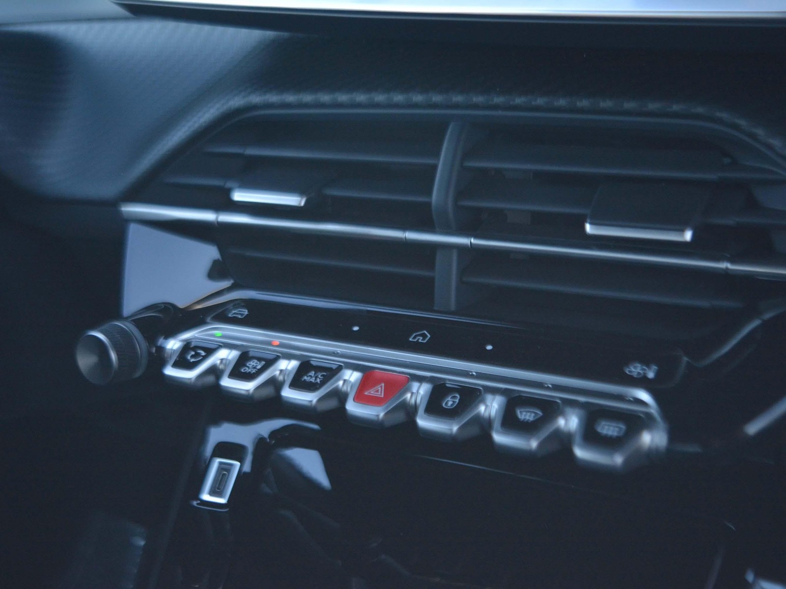 11 - Peugeot 2008 1.2 puretech 100cv allure s&s