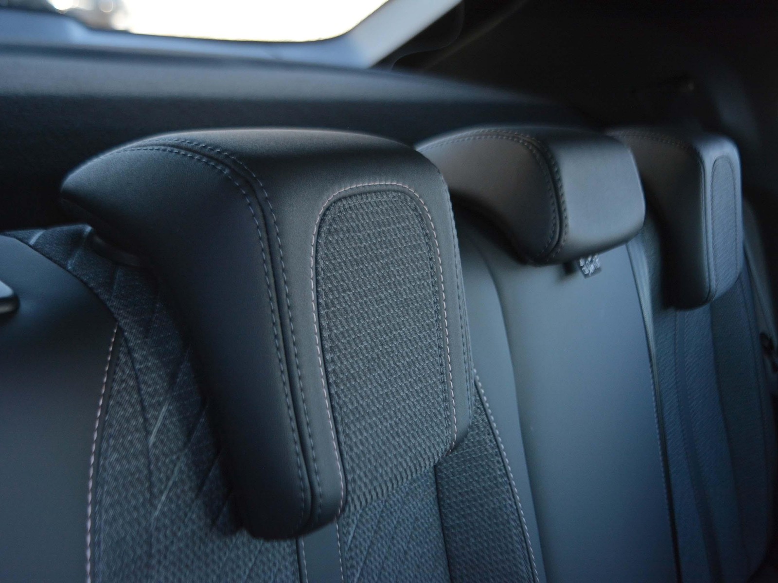 6 - Peugeot 2008 1.2 puretech 100cv allure s&s