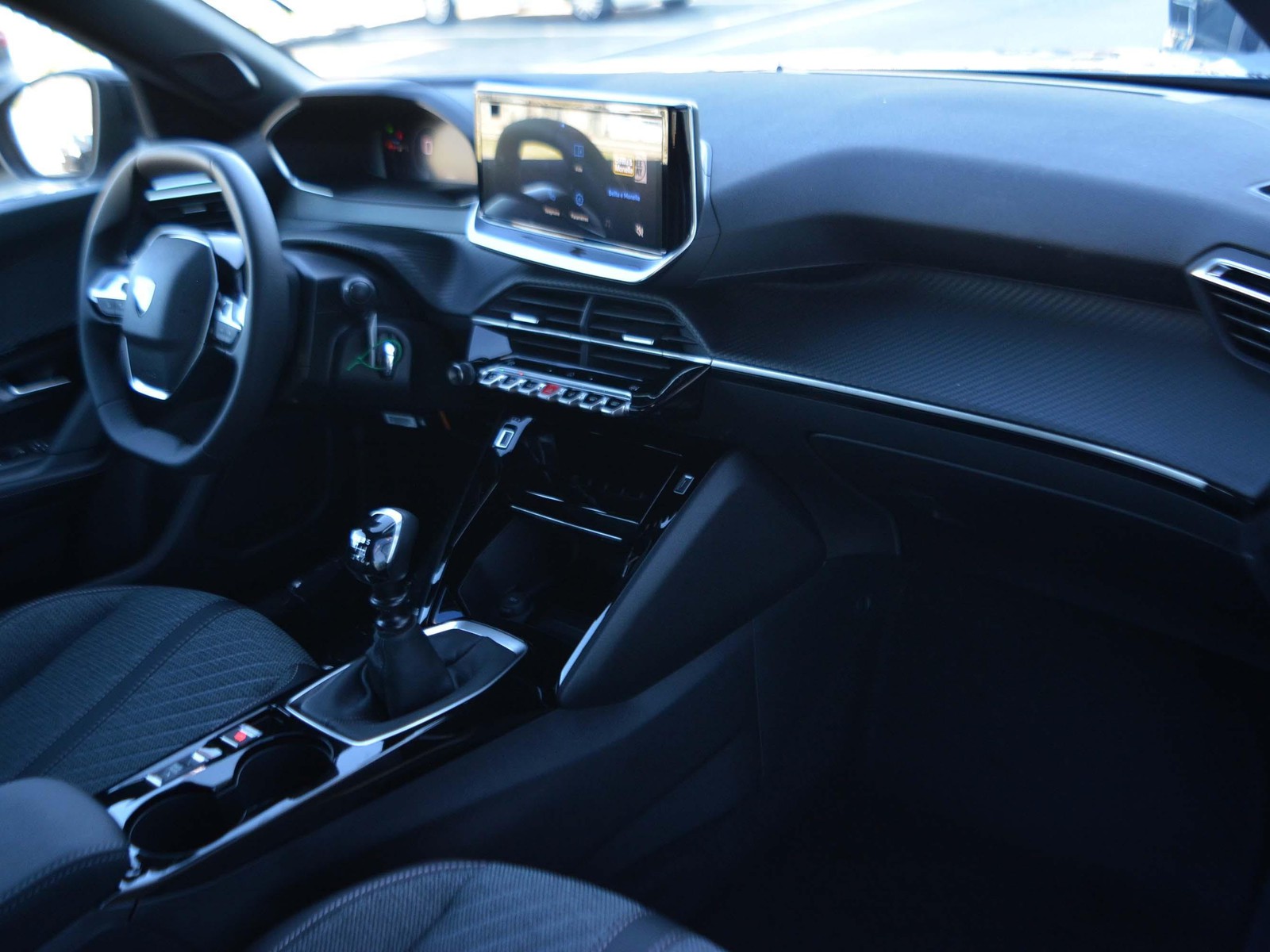 8 - Peugeot 2008 1.2 puretech 100cv allure s&s