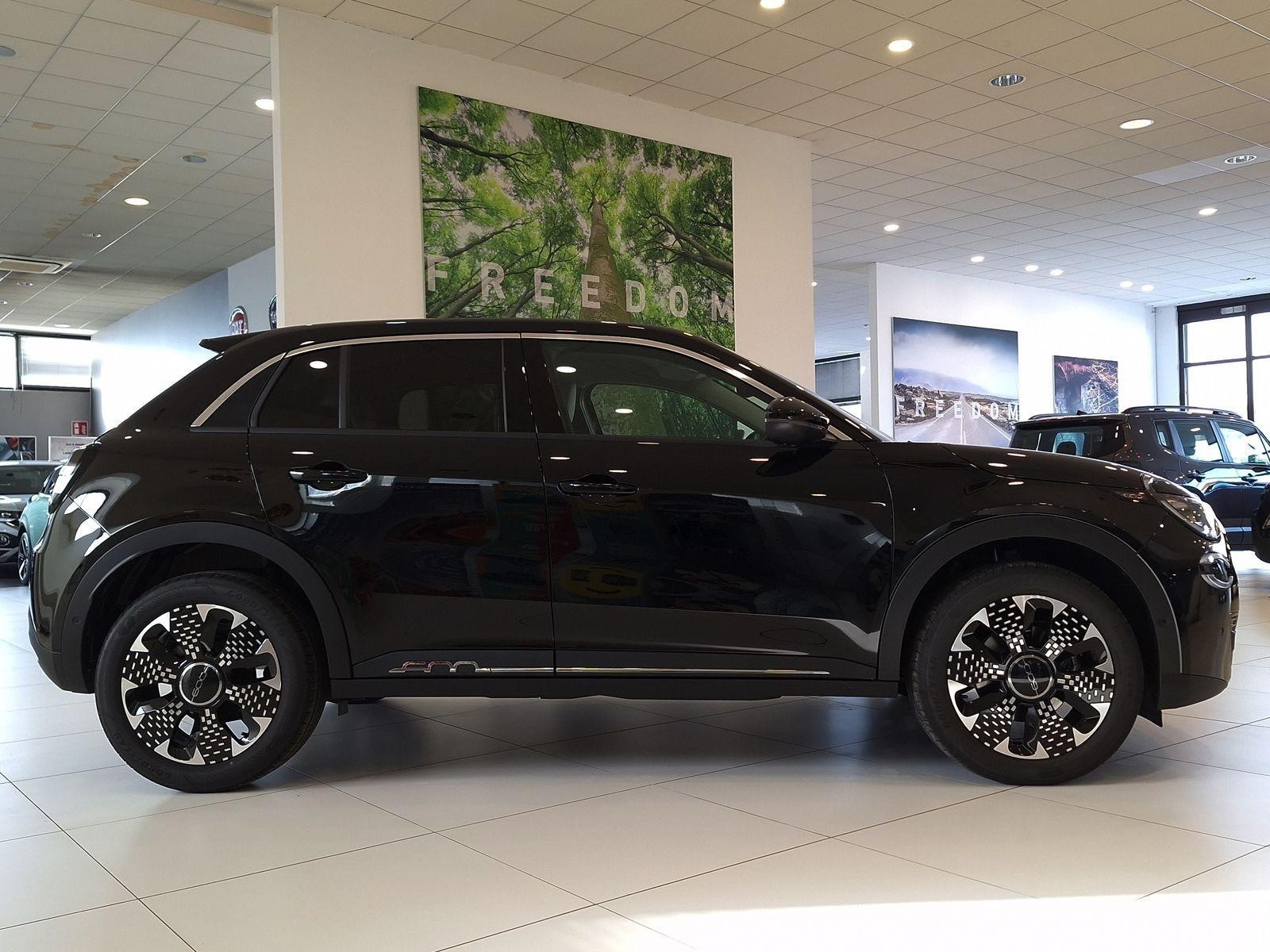 4 - Fiat 600 1.2 hybrid 145cv la prima edct