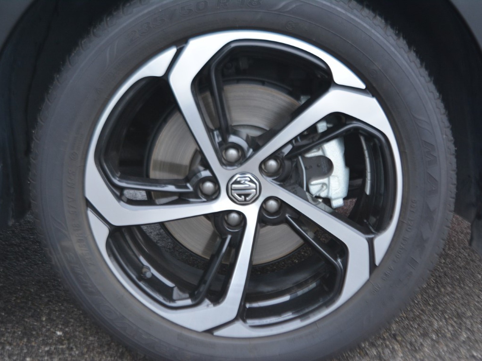 16 - Mg HS 1.5 t luxury auto