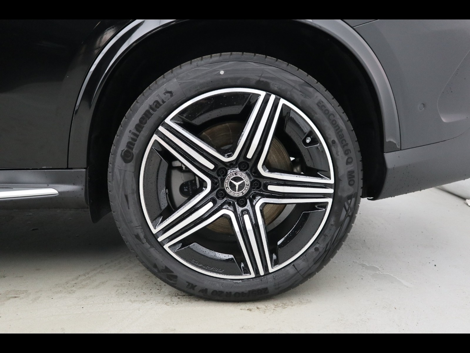 4 - Mercedes GLC coupe 300 de plug in hybrid amg line premium tech 4matic 9g-tronic