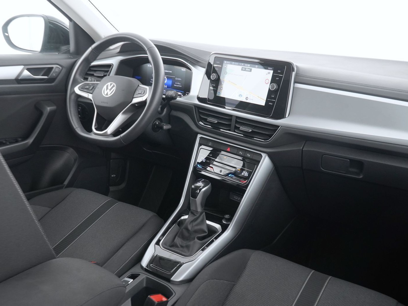 6 - Volkswagen T-Roc 2.0 tdi scr 150cv life dsg