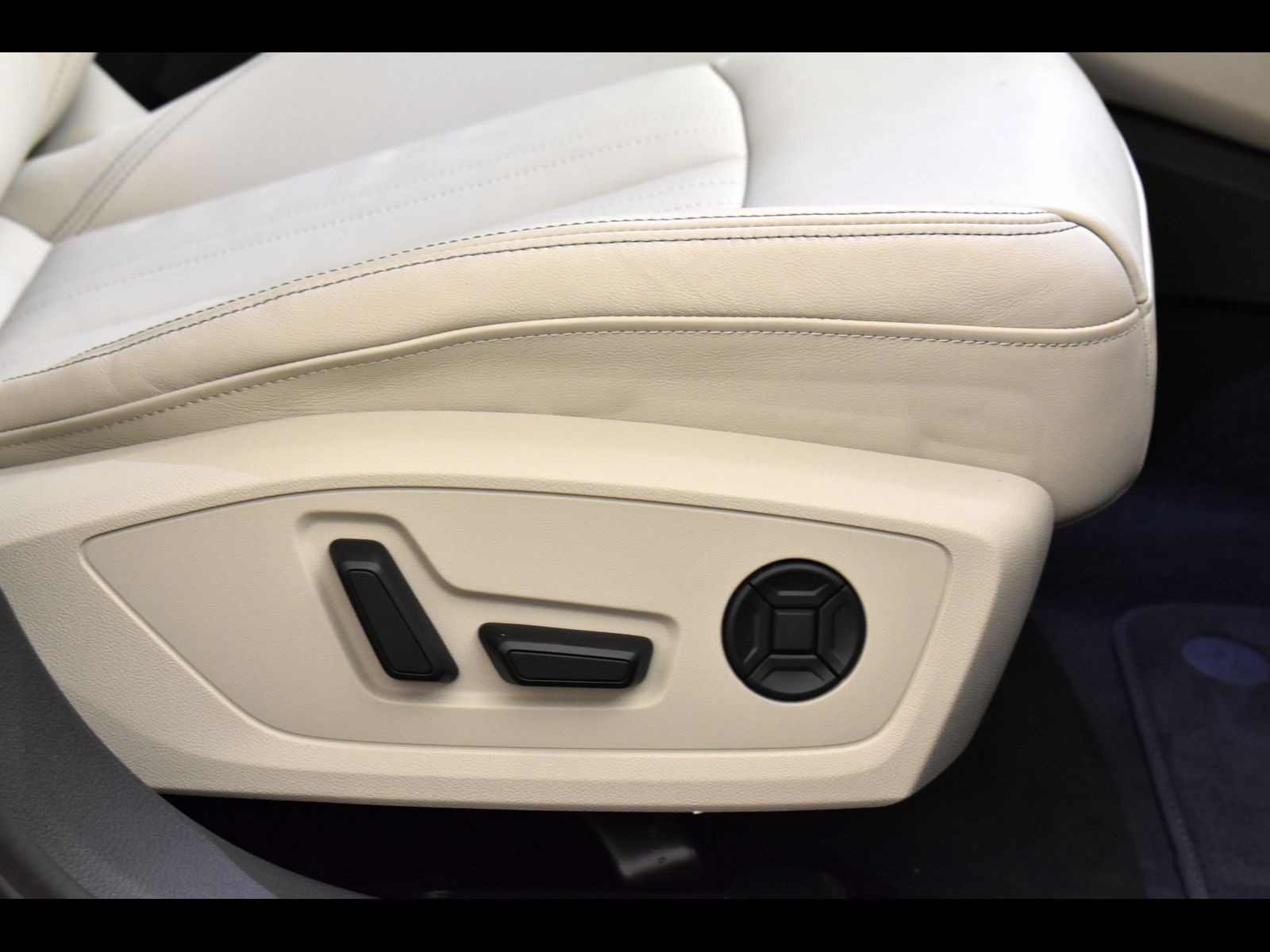 16 - Audi A6 avant 40 2.0 tdi mhev 12v business advanced quattro ultra s tronic