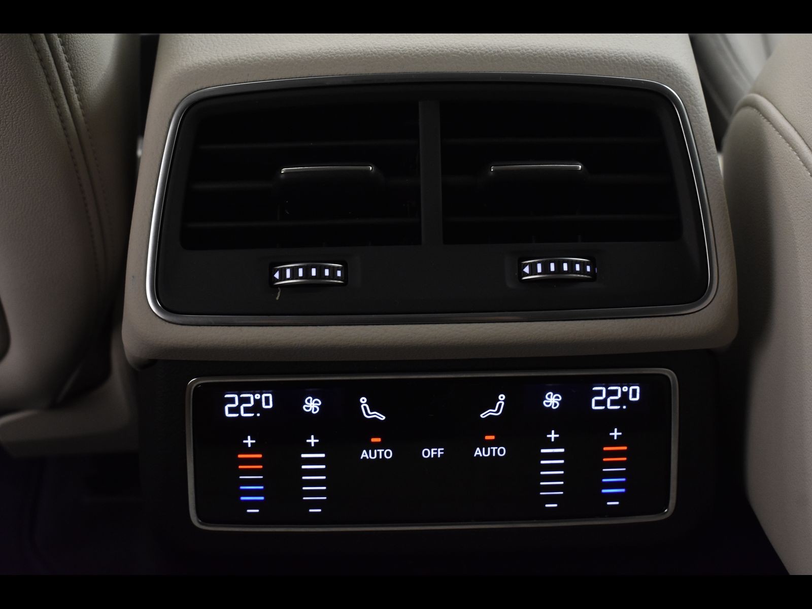 22 - Audi A6 avant 40 2.0 tdi mhev 12v business advanced quattro ultra s tronic