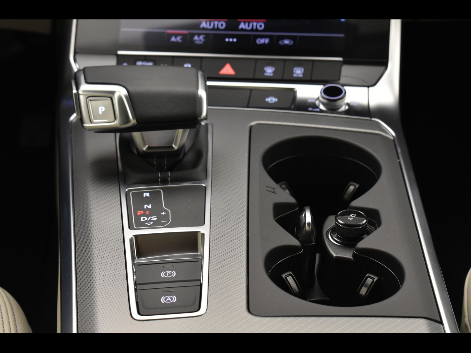 23 - Audi A6 avant 40 2.0 tdi mhev 12v business advanced quattro ultra s tronic