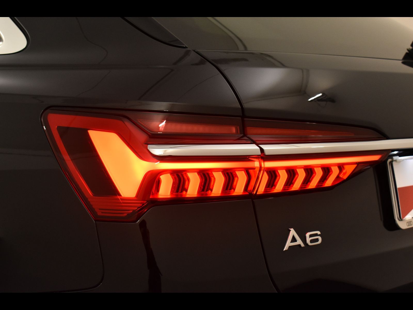 10 - Audi A6 avant 40 2.0 tdi mhev 12v business advanced quattro ultra s tronic