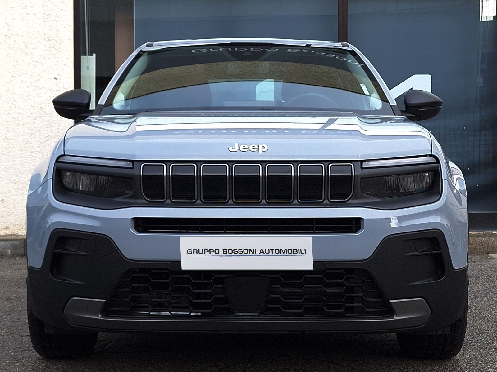 2 - Jeep Avenger full-electric longitude fwd auto