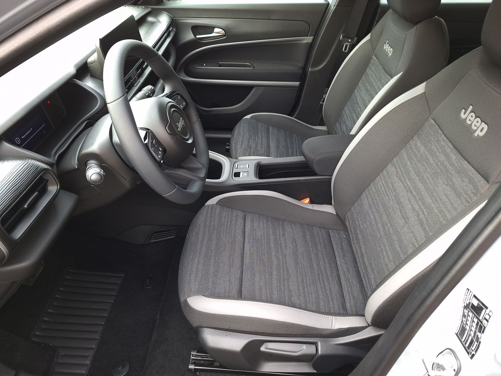 11 - Jeep Avenger full-electric longitude fwd auto