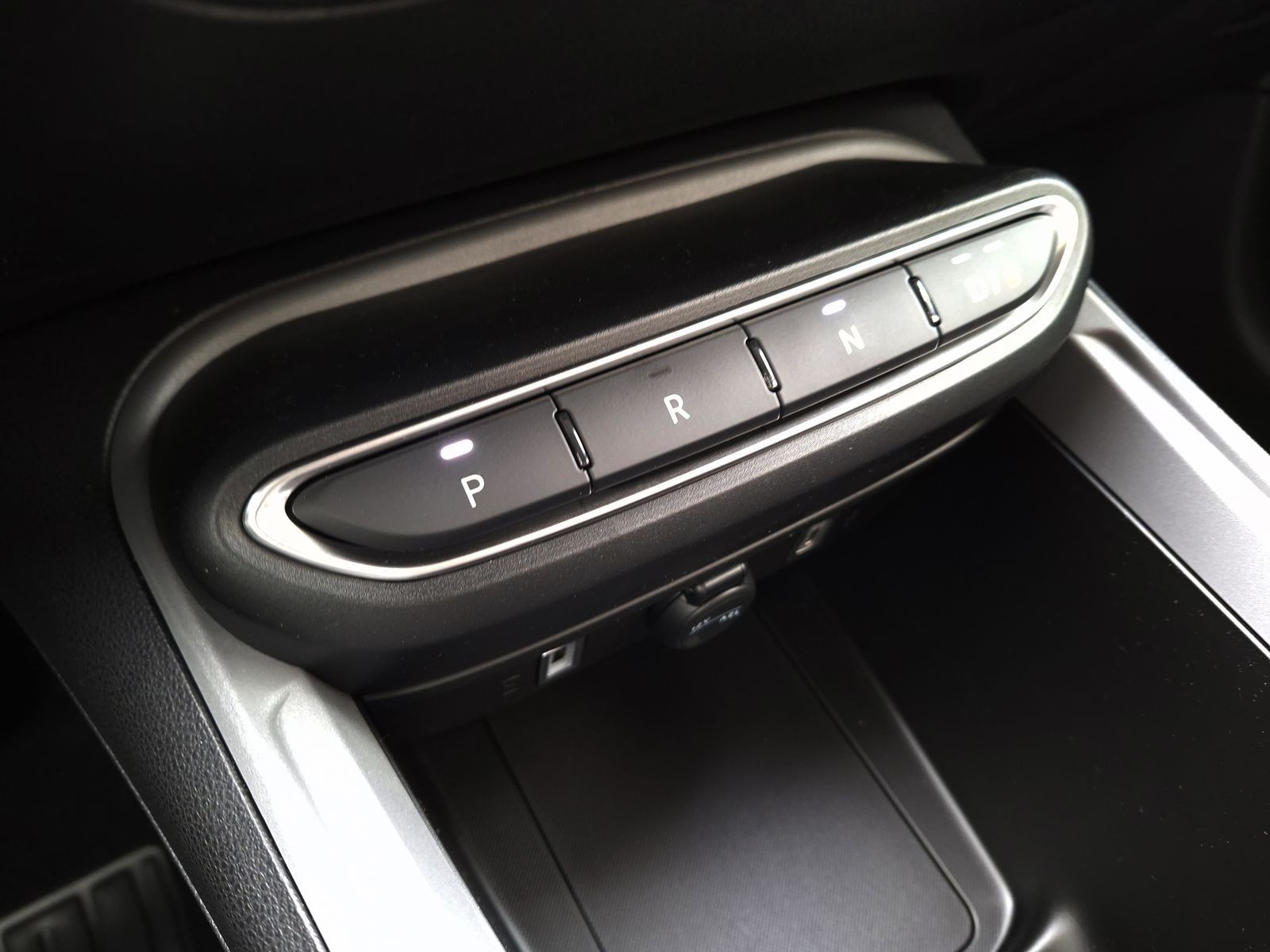 18 - Jeep Avenger full-electric longitude fwd auto