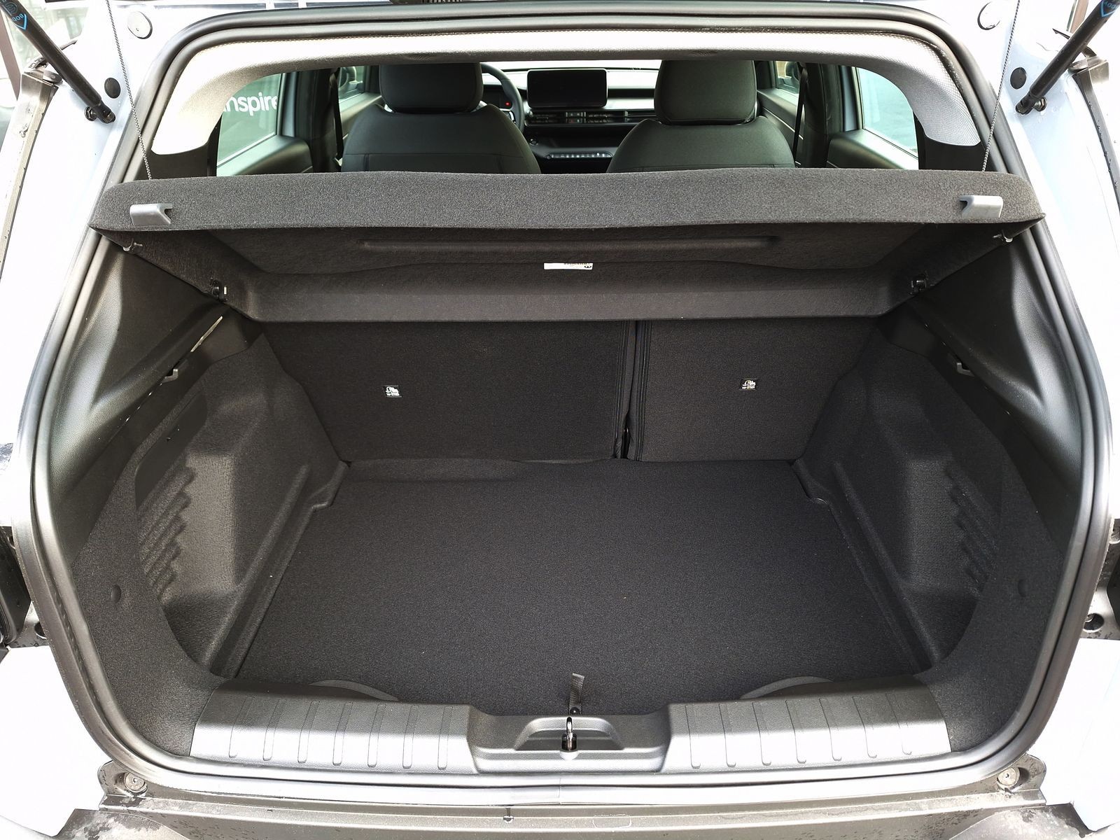 6 - Jeep Avenger full-electric longitude fwd auto