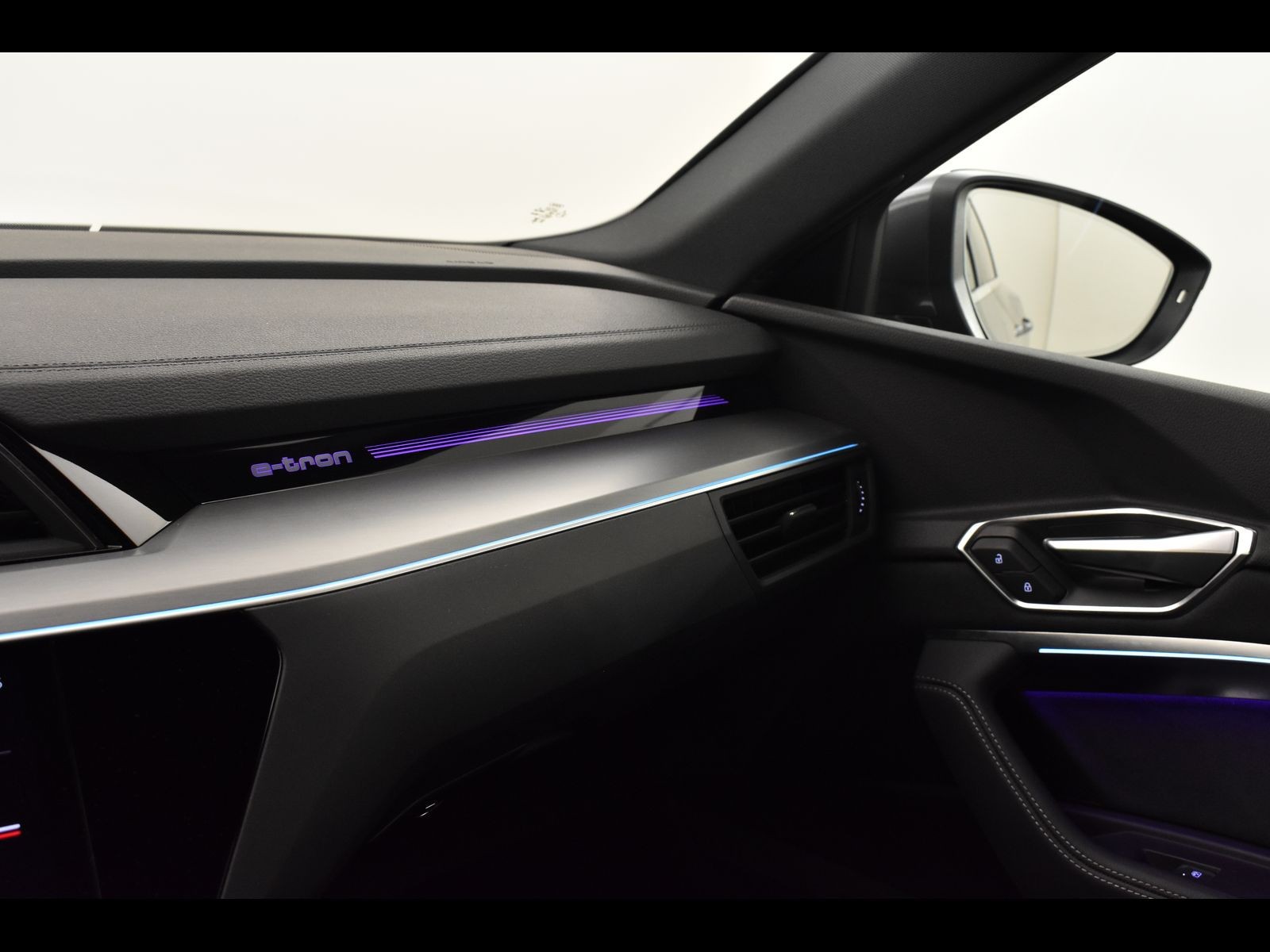 24 - Audi e-tron sportback 50 s line edition quattro cvt