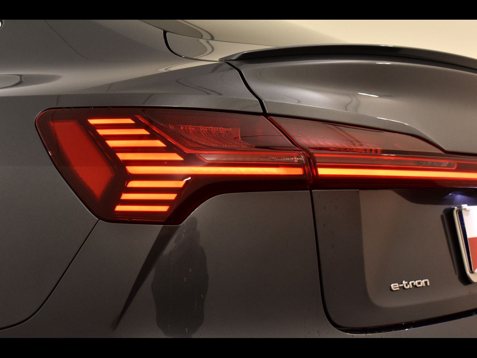 10 - Audi e-tron sportback 50 s line edition quattro cvt