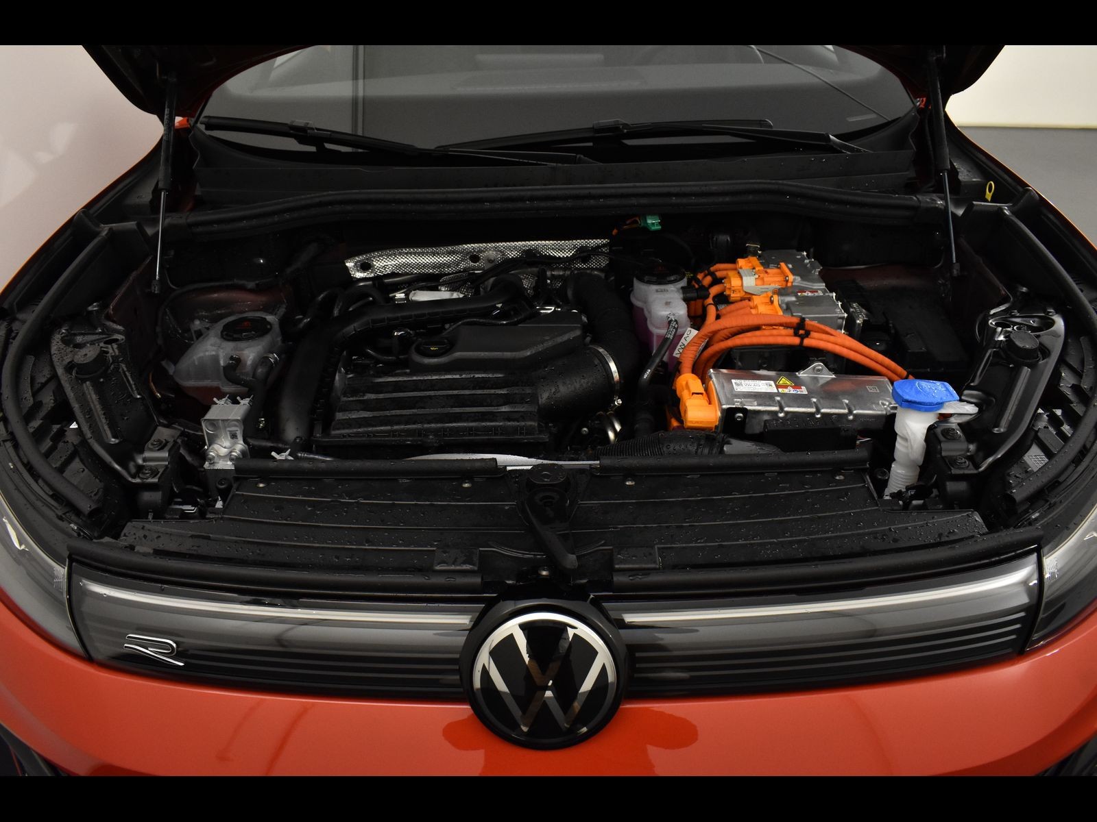 11 - Volkswagen Tiguan 1.5 tsi ehybrid 204cv r-line dsg