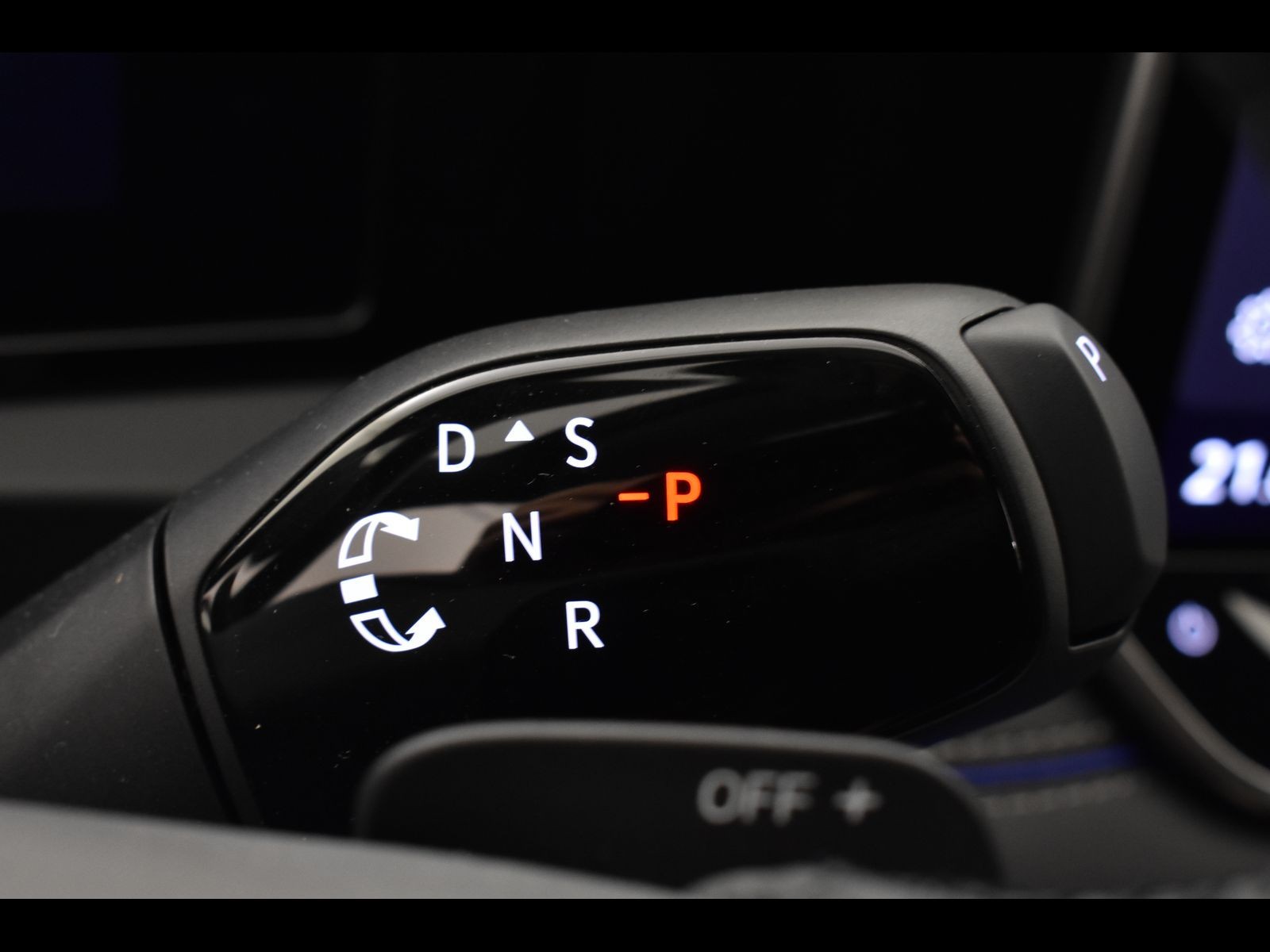 24 - Volkswagen Tiguan 1.5 tsi ehybrid 204cv r-line dsg