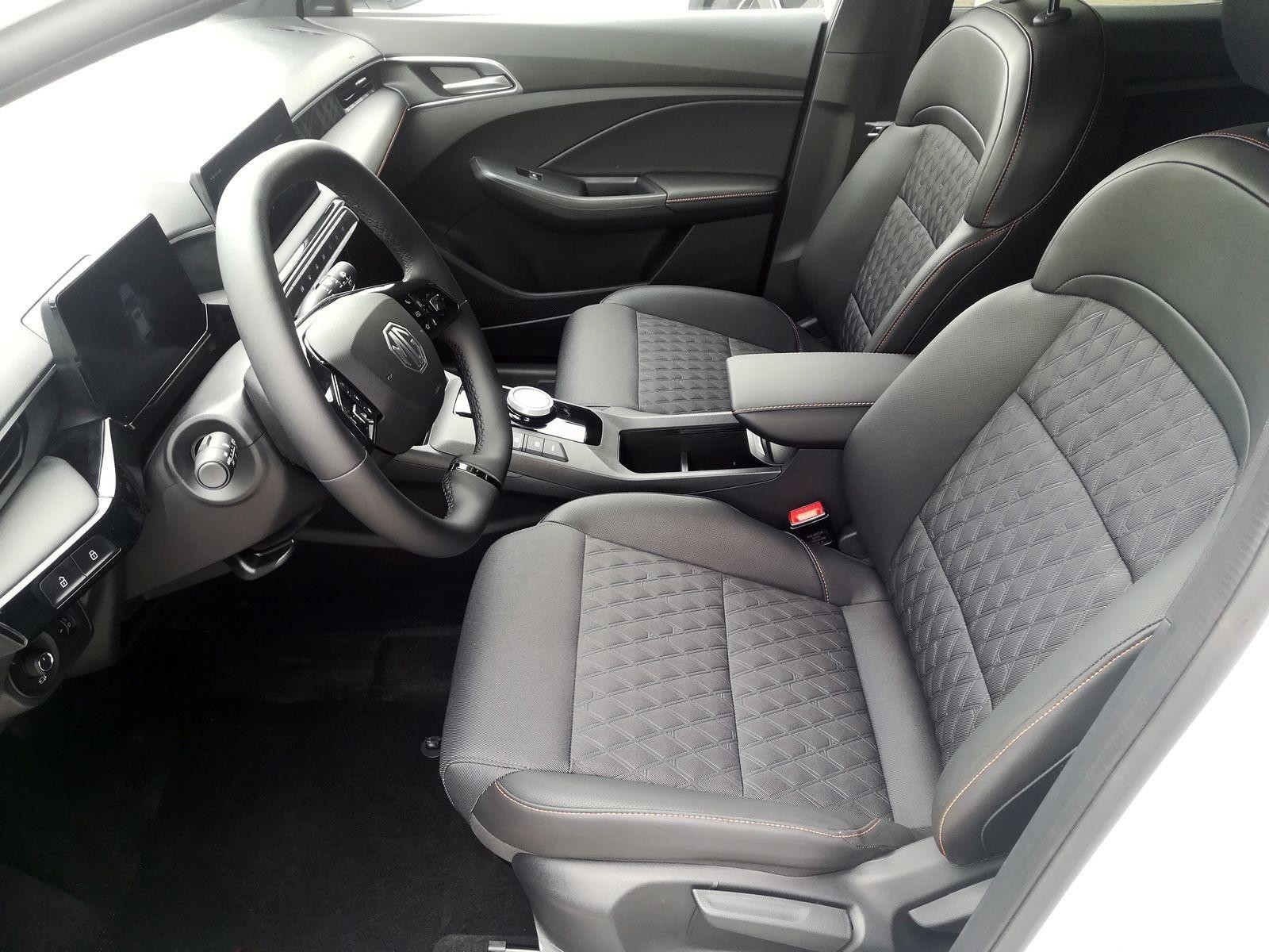 11 - Mg MG3 1.5 hybrid+ luxury