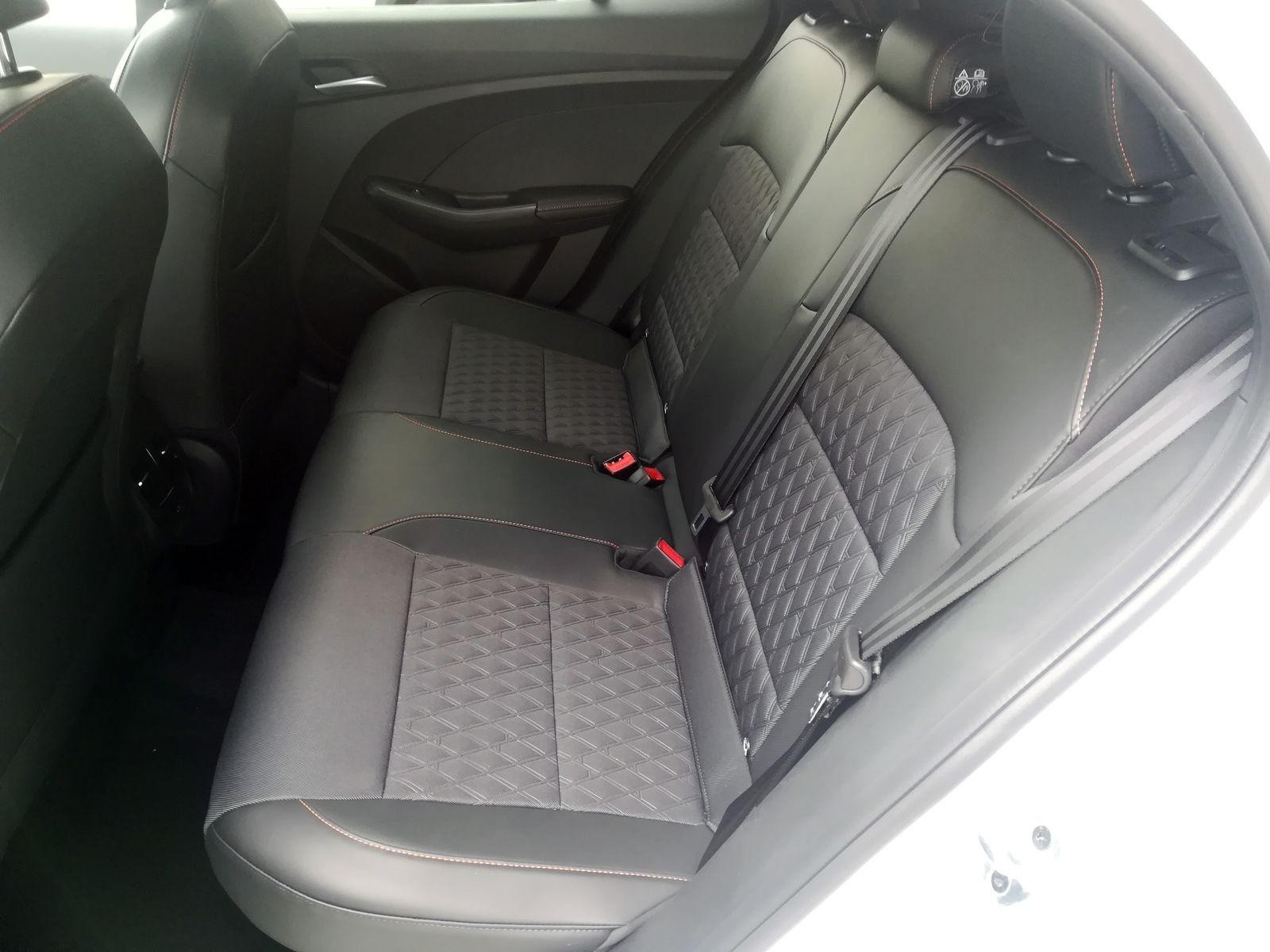 12 - Mg MG3 1.5 hybrid+ luxury