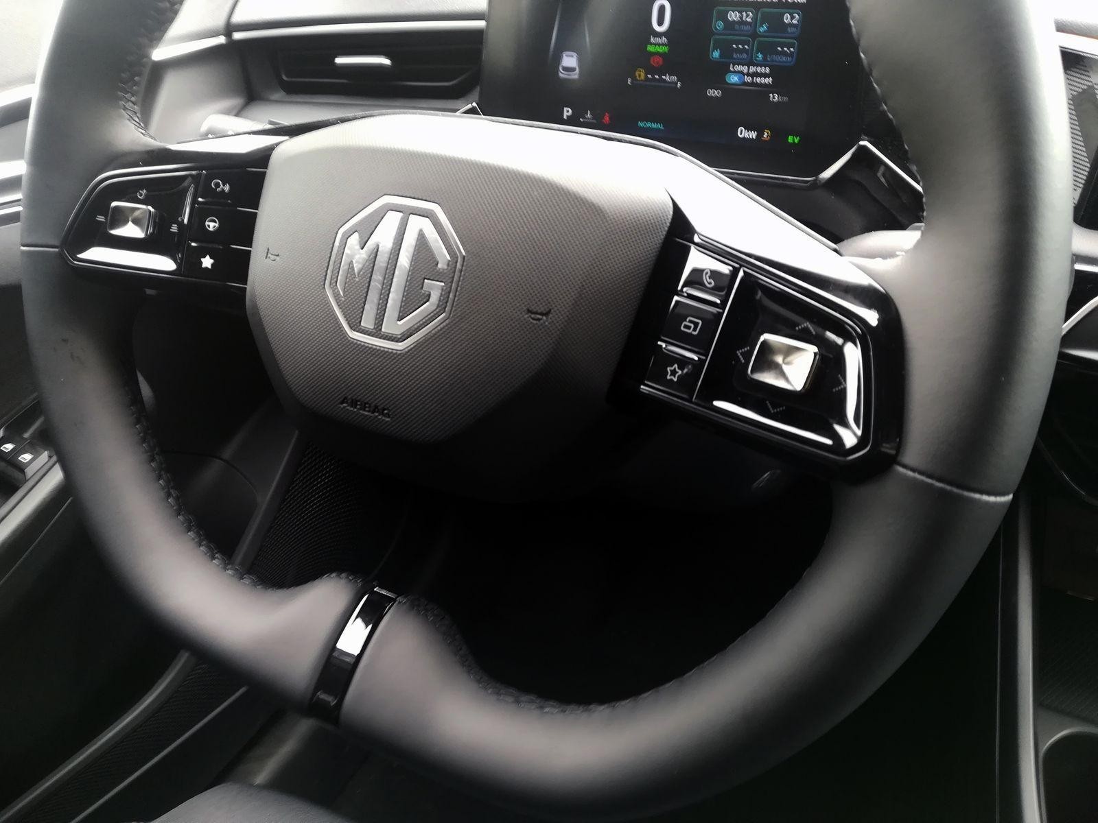 20 - Mg MG3 1.5 hybrid+ luxury