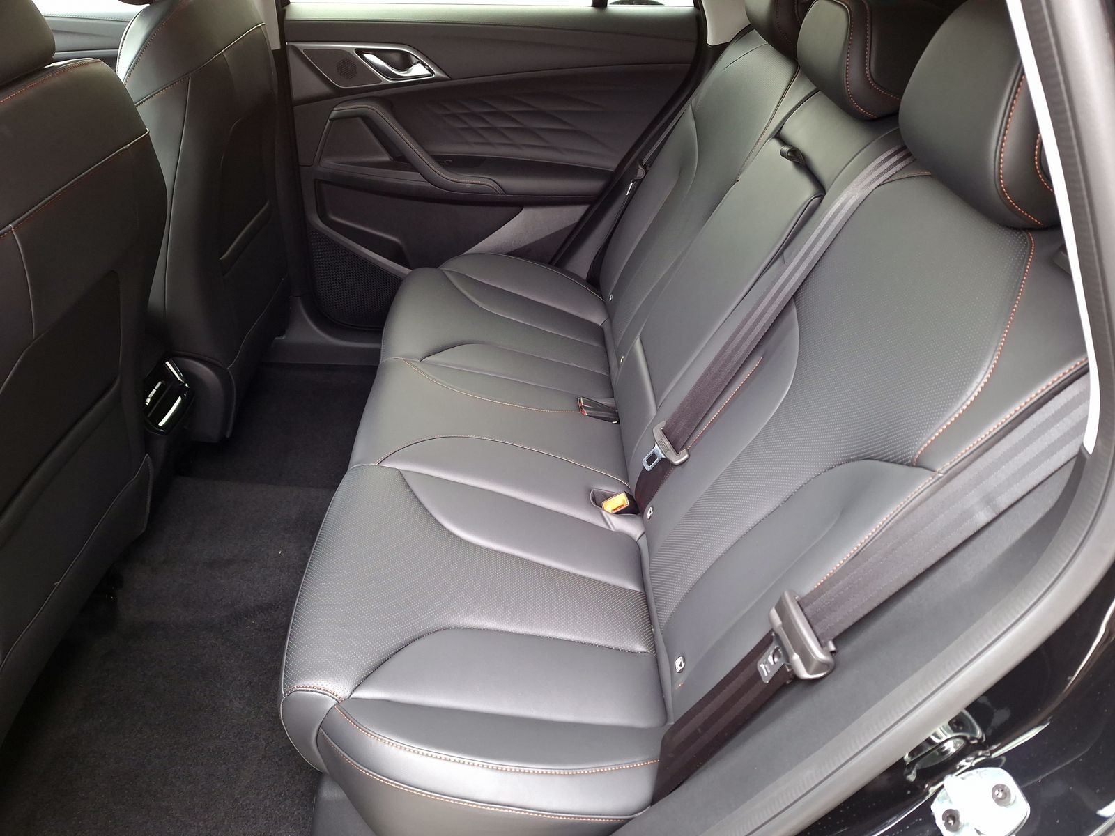 12 - Mg HS 1.5 phev luxury auto