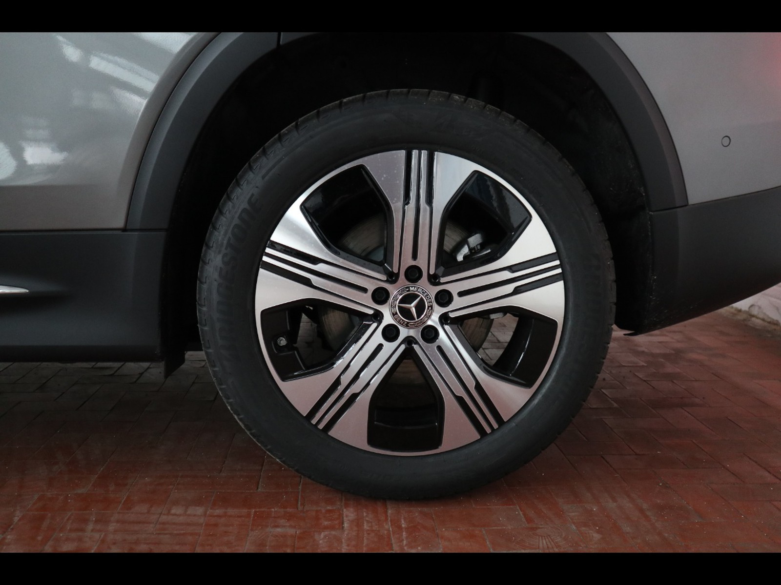 4 - Mercedes EQB 250+ progressive advanced