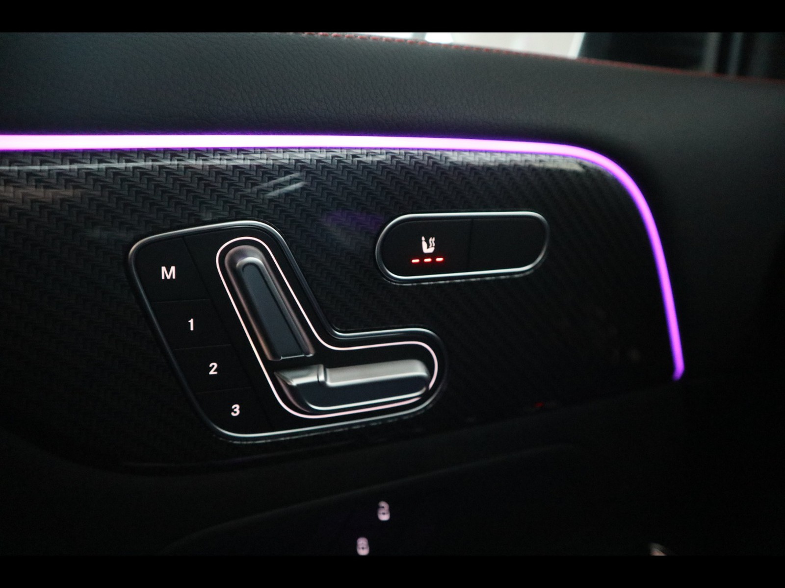 15 - Mercedes GLA 220 d amg line premium 4matic 8g-dct