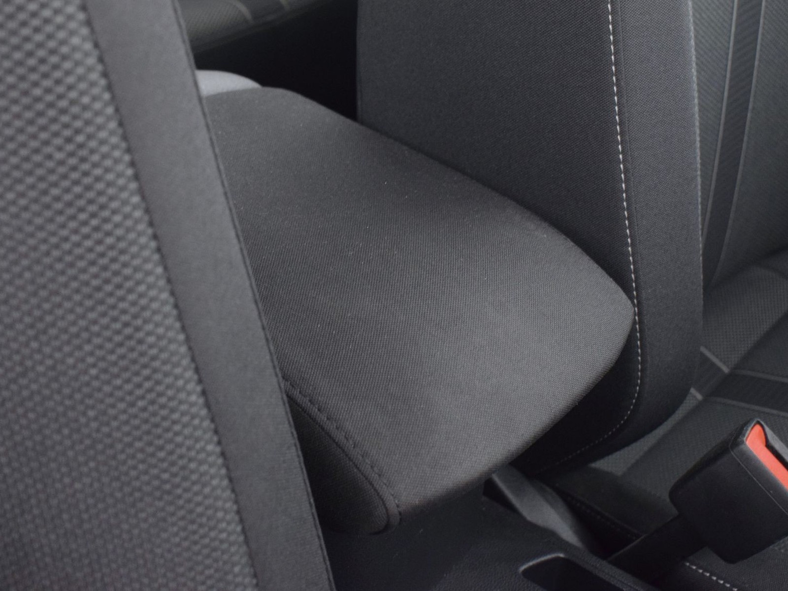 18 - Volkswagen T-Roc 2.0 tdi scr 115cv life