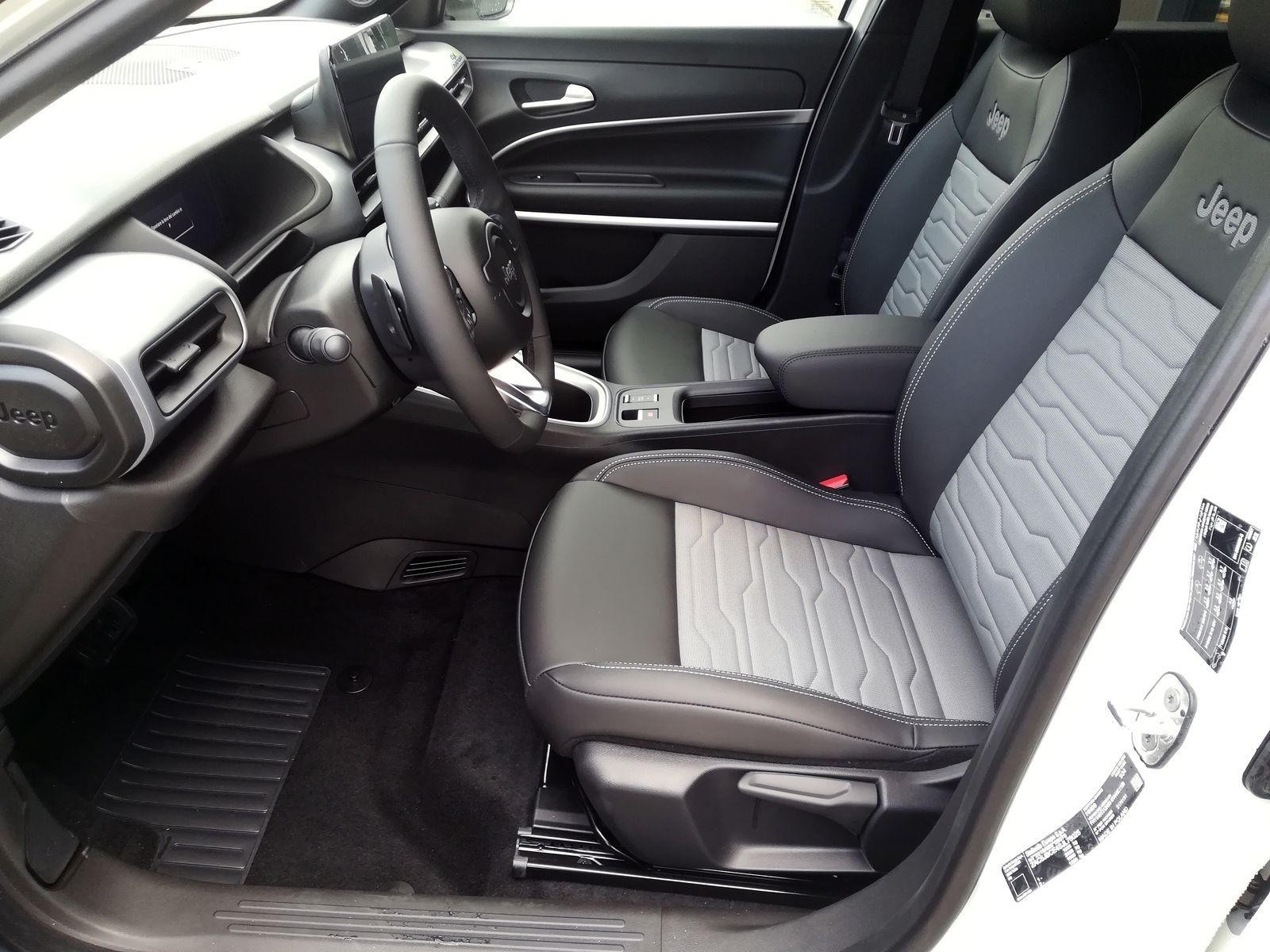 11 - Jeep Avenger 1.2 turbo e-hybrid mhev 145cv overland 4xe