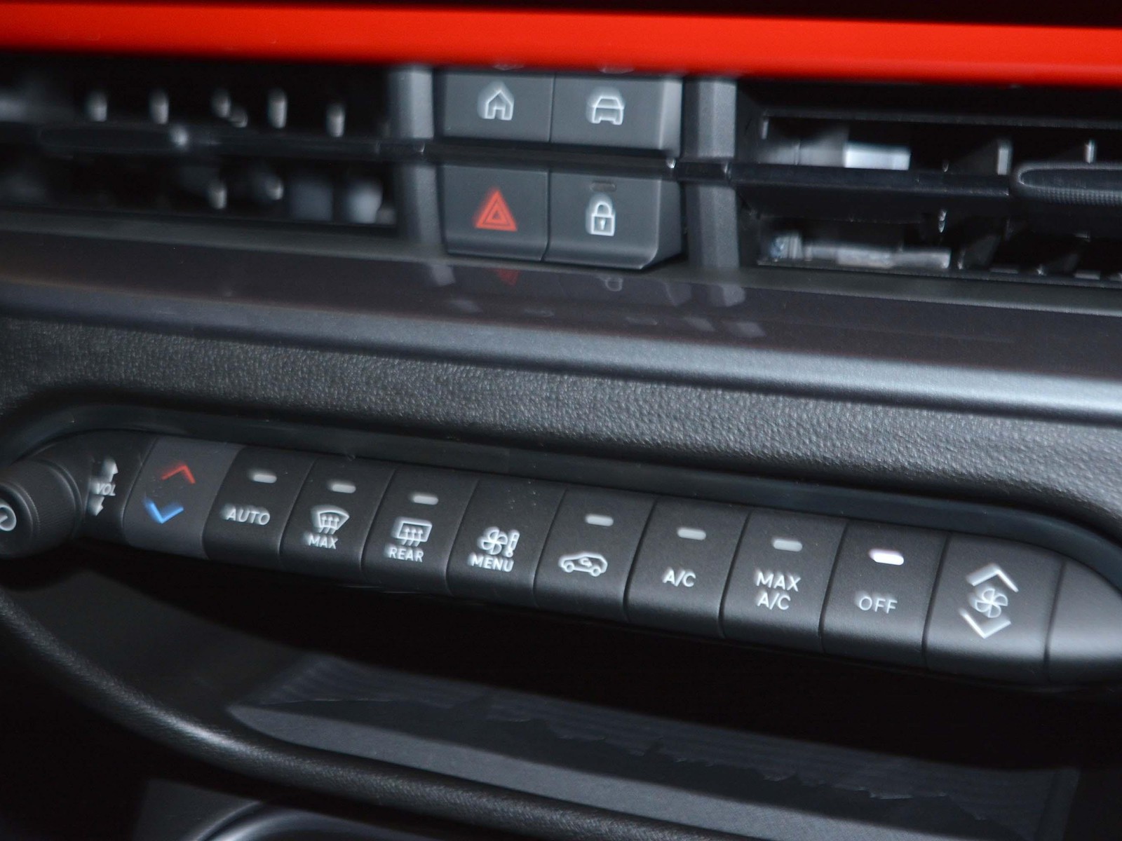 11 - Fiat 600 1.2 hybrid 110cv icon edct