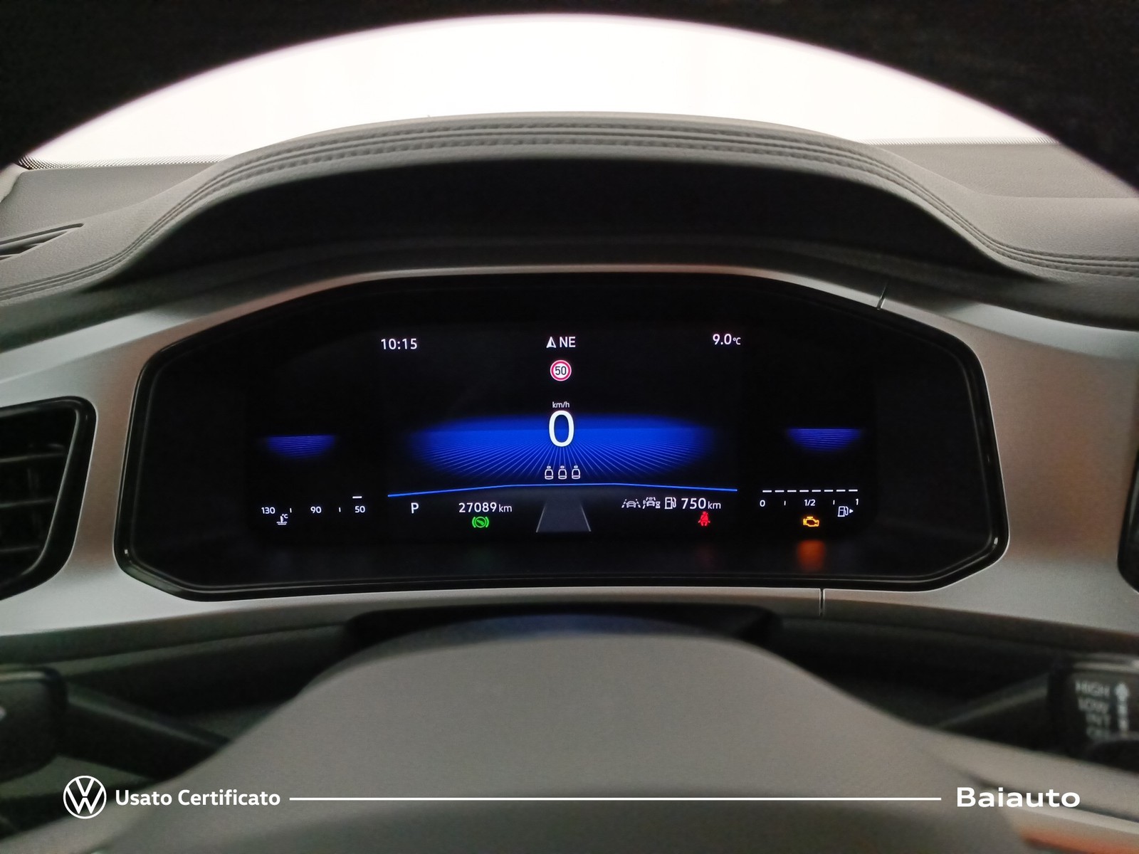 9 - Volkswagen T-Roc 1.5 tsi act life dsg