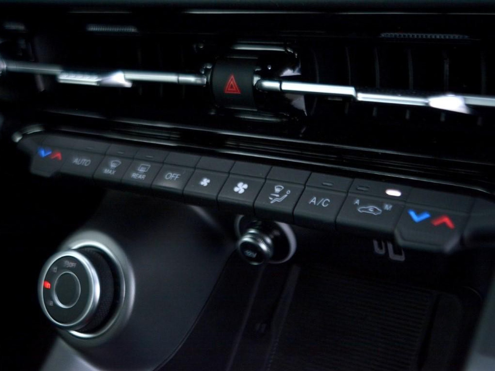 11 - Alfa Romeo Tonale 1.6 130cv ti tct6