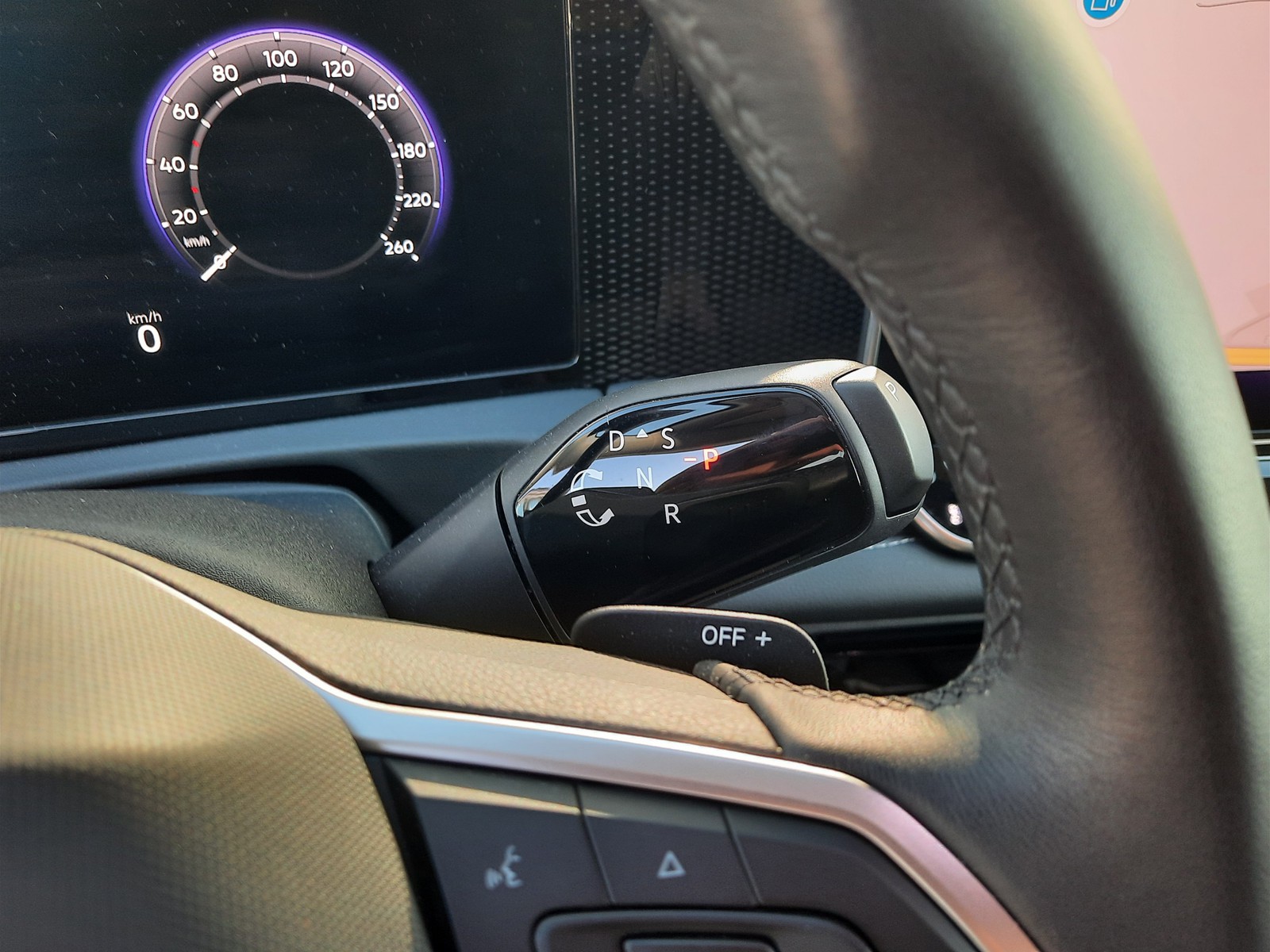 12 - Volkswagen Tiguan 1.5 tsi ehybrid 204cv edition plus dsg