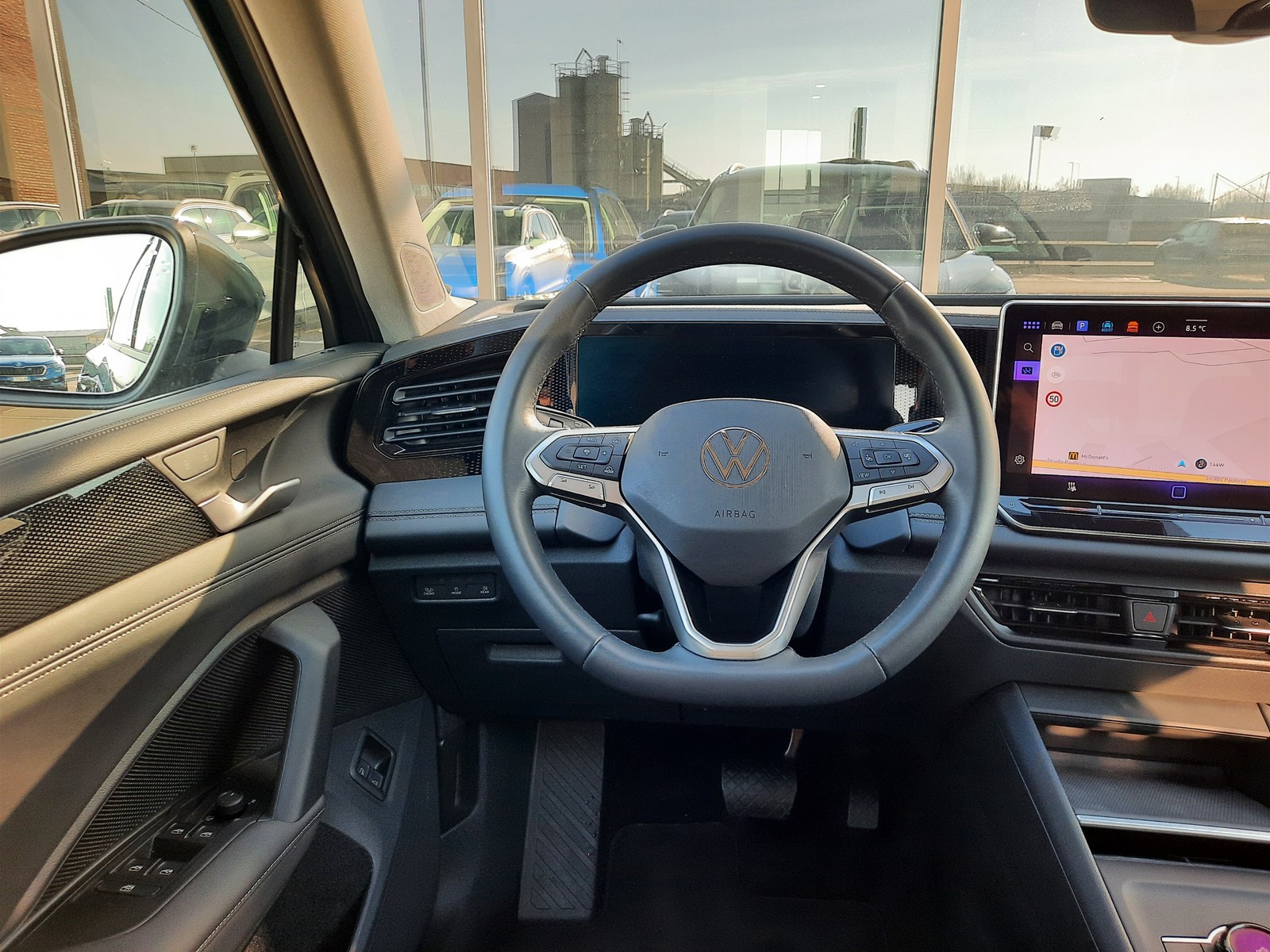 8 - Volkswagen Tiguan 1.5 tsi ehybrid 204cv edition plus dsg