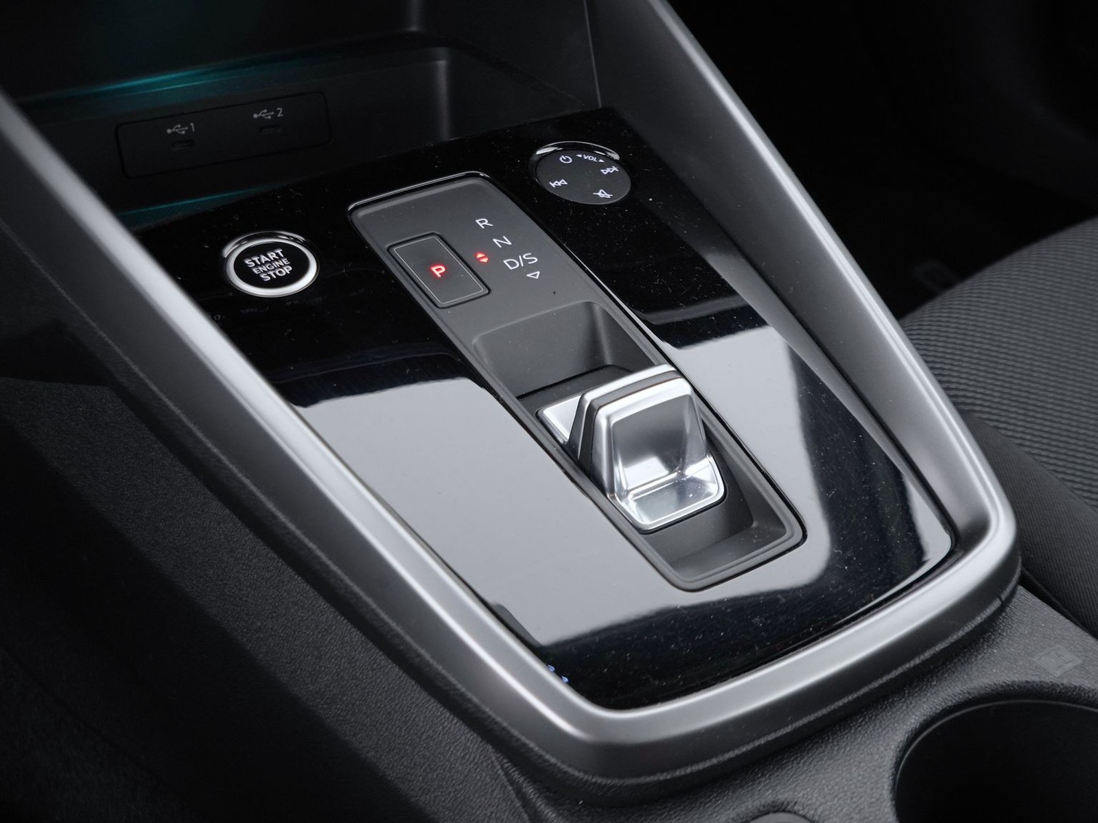 22 - Audi A3 sportback 35 1.5 tfsi mhev business advanced s tronic