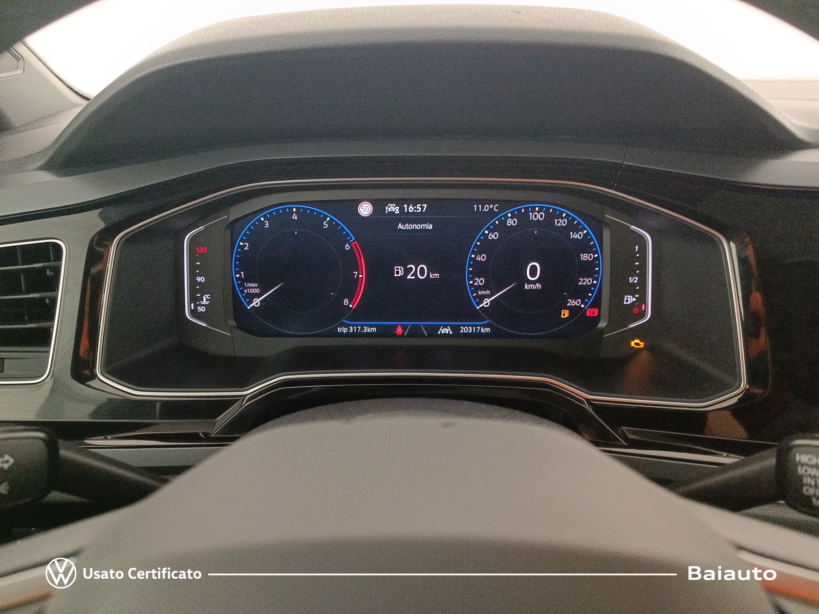 28 - Volkswagen Taigo 1.0 tsi 115cv r-line