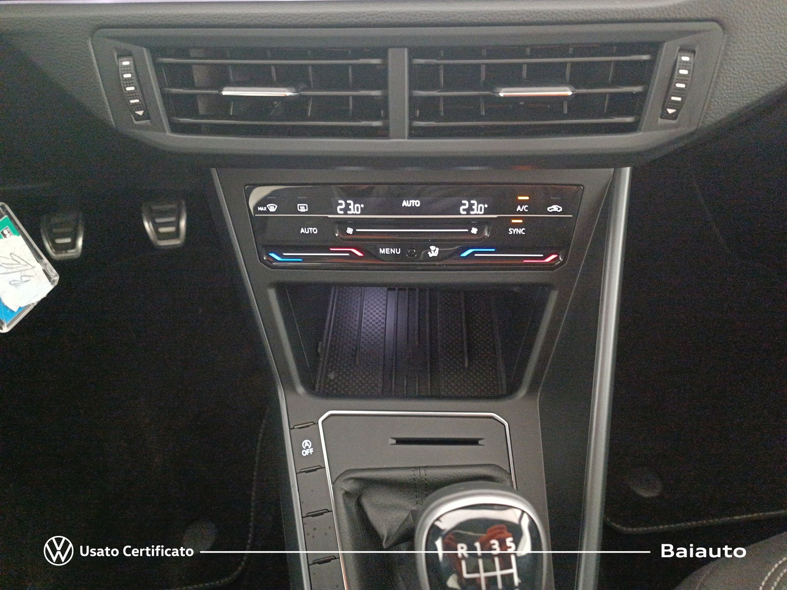 30 - Volkswagen Taigo 1.0 tsi 115cv r-line