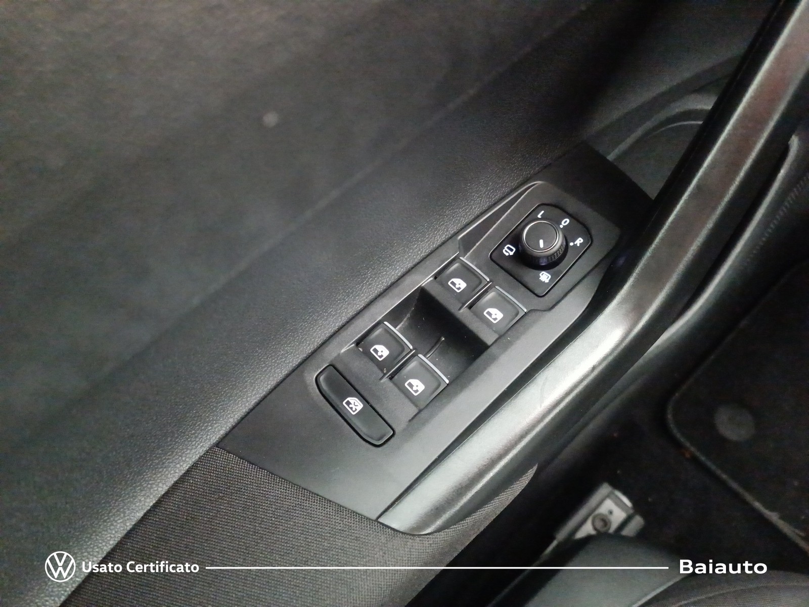 9 - Volkswagen Taigo 1.0 tsi 115cv r-line