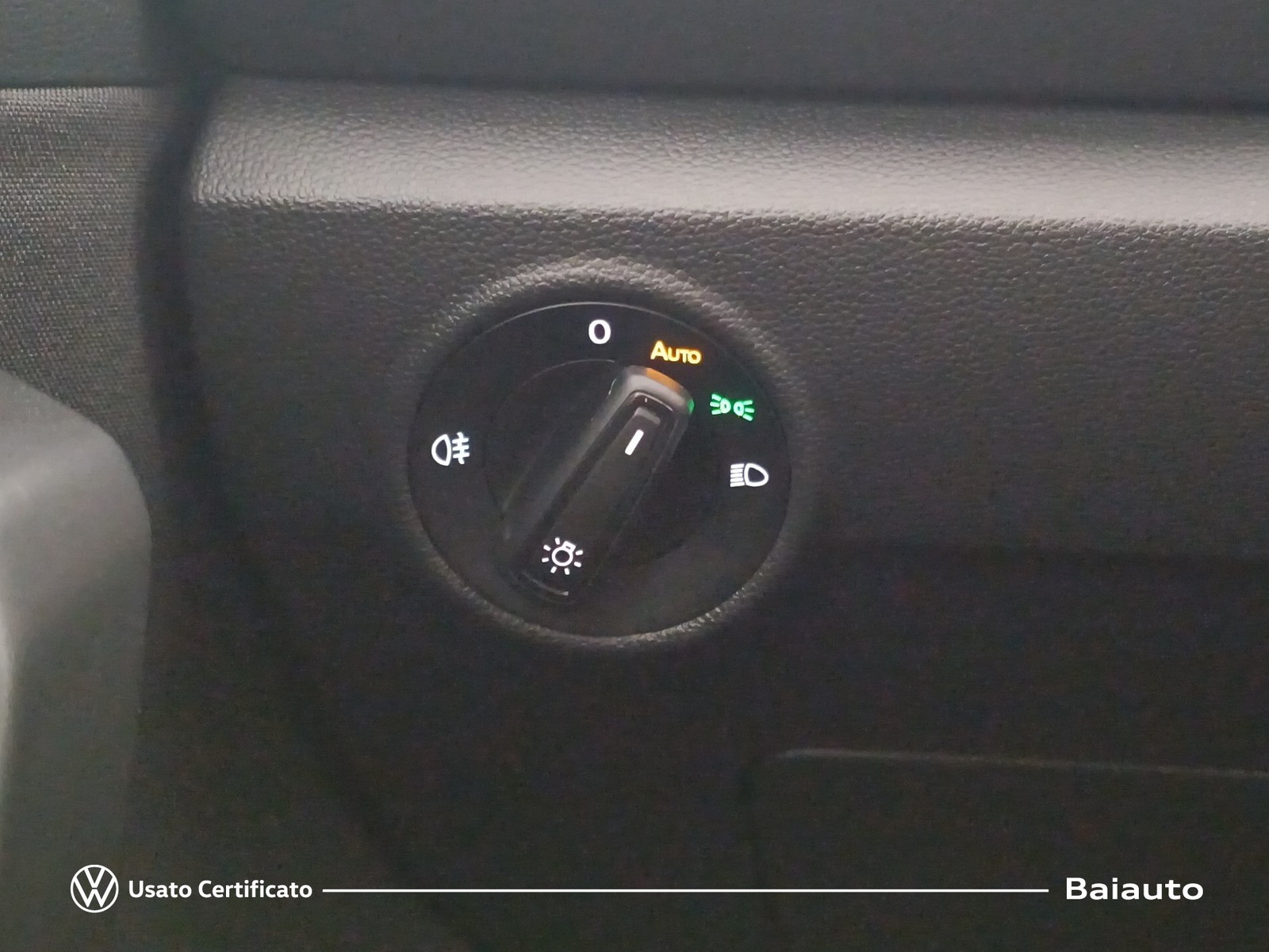 17 - Volkswagen T-Roc 1.5 tsi act life dsg