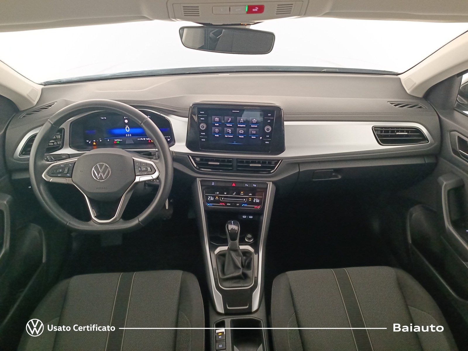 6 - Volkswagen T-Roc 1.5 tsi act life dsg