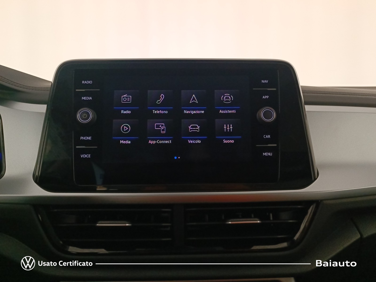 10 - Volkswagen T-Roc 1.5 tsi act life dsg