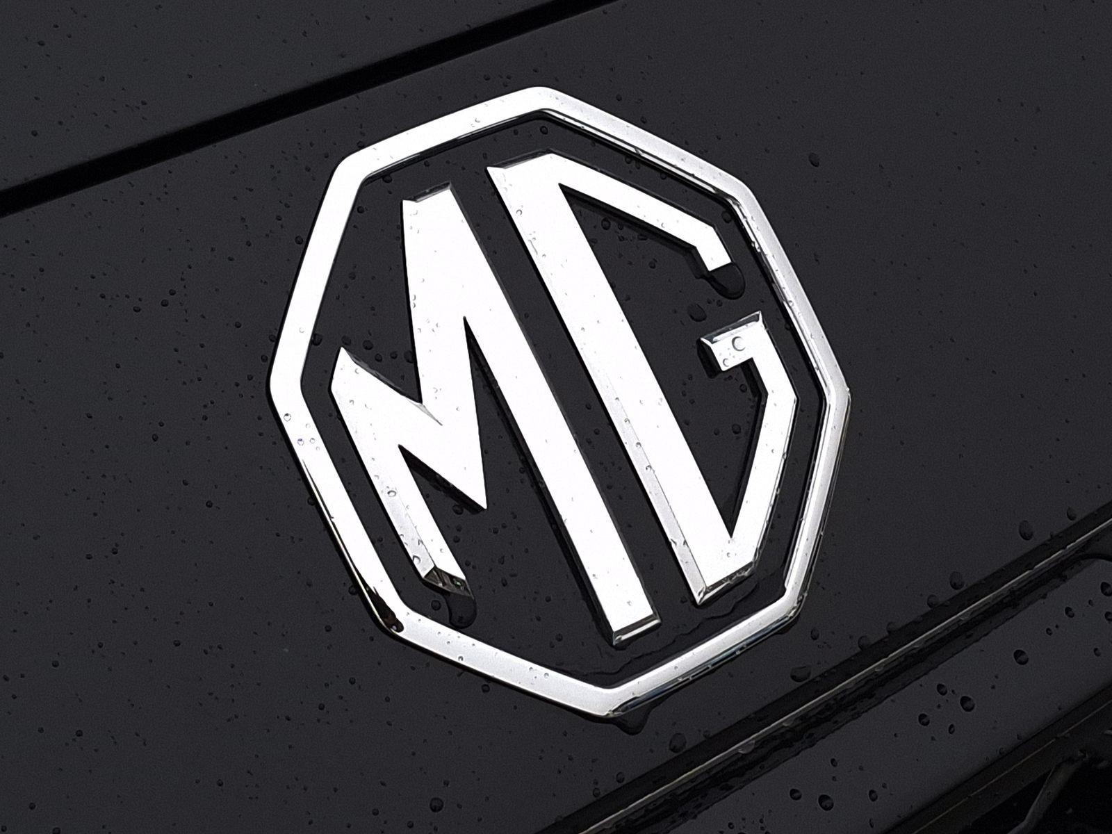 24 - Mg ZS 1.5 hybrid+ comfort auto